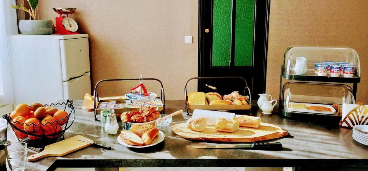 A La Villa Perroy Les Chambres Sont Spacieuses Et Les Petit-Dejeuners Offerts Dunkirk Eksteriør billede